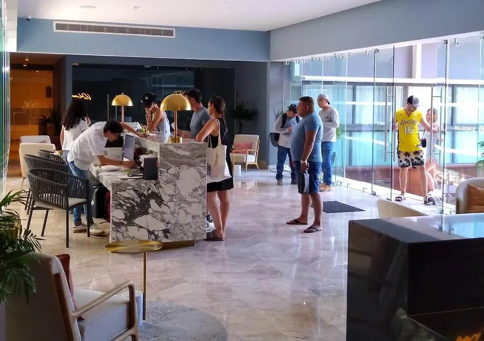 Casa Camaleon Luxury Condominium. Sea Views. Pools Playa del Carmen