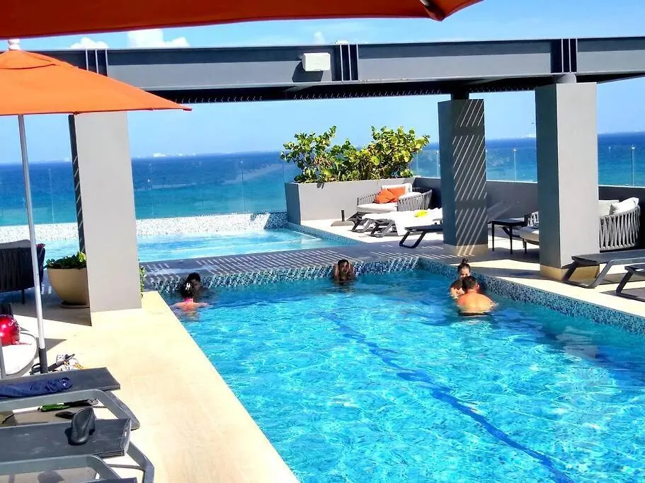 Casa Camaleon Luxury Condominium. Sea Views. Pools Playa del Carmen Apartment