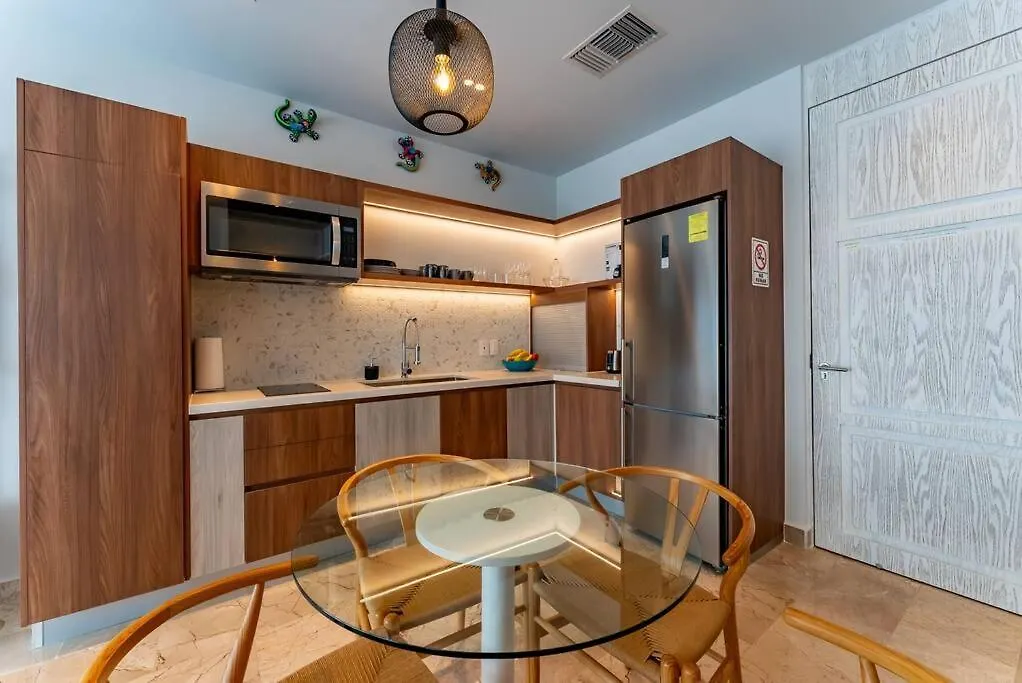 Casa Camaleon Luxury Condominium. Sea Views. Pools Playa del Carmen Apartment